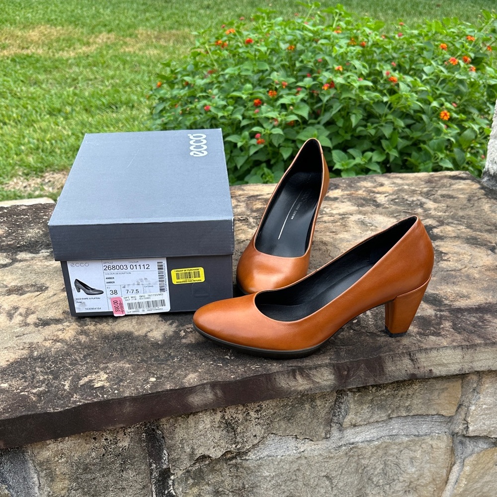 ECCO Women's Tan Leather Heels pump